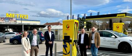 Schnellladeinfrastruktur in Wiener Neustadt für METRO und AMIC Energy powered by SMATRICS