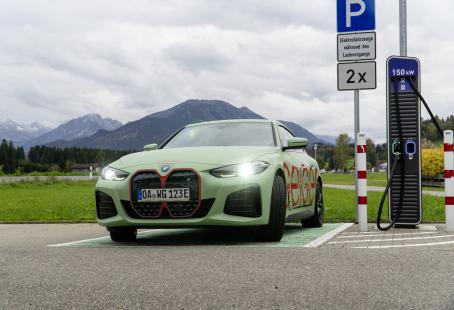 Geiger Gruppe setzt bei E-Mobilität auf SMATRICS