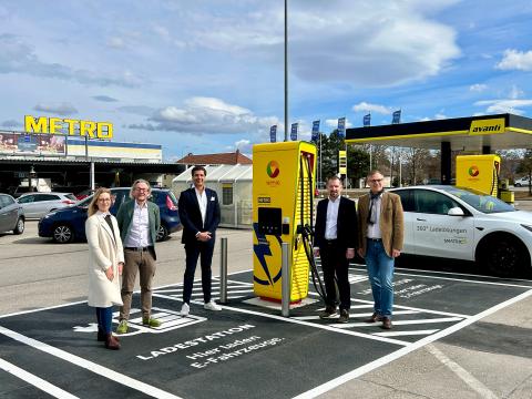 Schnellladeinfrastruktur in Wiener Neustadt für METRO und AMIC Energy powered by SMATRICS