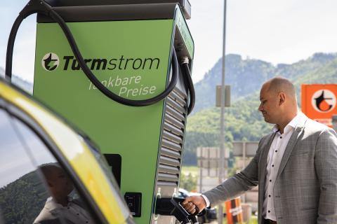 E-Fahrzeuge an Turmstrom Ladestationen laden